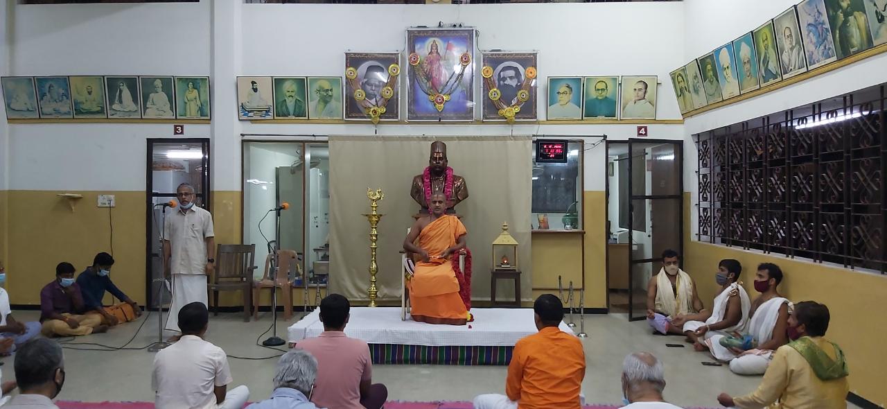 Pejawar Mutt Swami in Chennai Karyalaya, appeals for Ram Mandir Janajagran Abhyan